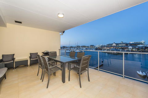 Dolphin Quay Apartments - Surfers Paradise Gold Coast 21