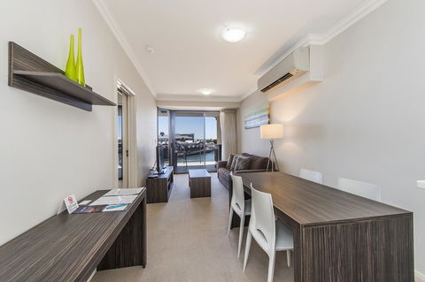 Dolphin Quay Apartments - Surfers Paradise Gold Coast 33