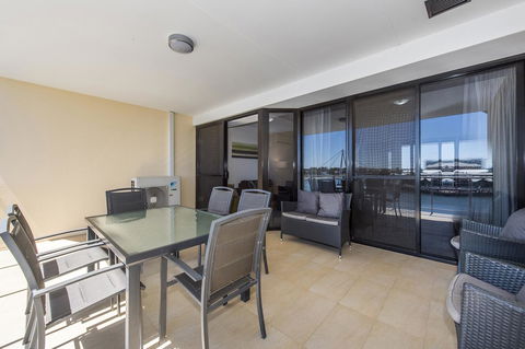 Dolphin Quay Apartments - Surfers Paradise Gold Coast 26