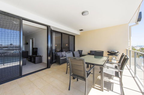 Dolphin Quay Apartments - Surfers Paradise Gold Coast 27