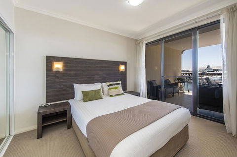 Dolphin Quay Apartments - Surfers Paradise Gold Coast 30