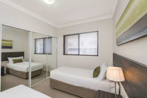 Dolphin Quay Apartments - Surfers Paradise Gold Coast 41