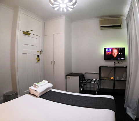 Criterion Hotel Perth - Surfers Paradise Gold Coast 5