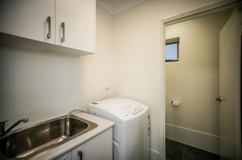 VIP Stays - Villa De Burswood Luxury 3BR Suite W/ King Bed FREE WIFI - Surfers Paradise Gold Coast 4