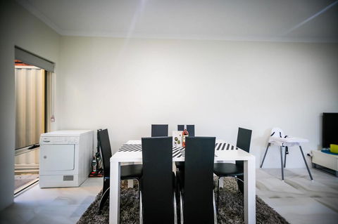 VIP Stays - Villa De Burswood Luxury 3BR Suite W/ King Bed FREE WIFI - Surfers Paradise Gold Coast 2