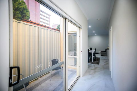 VIP Stays - Villa De Burswood Luxury 3BR Suite W/ King Bed FREE WIFI - Surfers Paradise Gold Coast 12