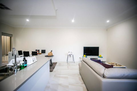 VIP Stays - Villa De Burswood Luxury 3BR Suite W/ King Bed FREE WIFI - Surfers Paradise Gold Coast 8