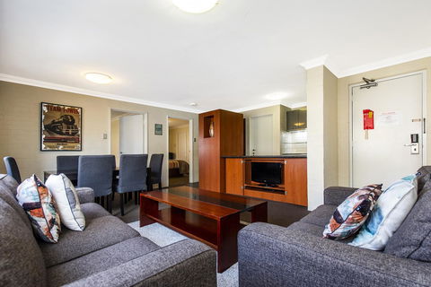 Subiaco Village 18 - Surfers Paradise Gold Coast 1
