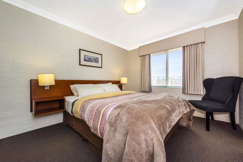 Subiaco Village 18 - Surfers Paradise Gold Coast 14