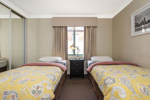 Subiaco Village 18 - Surfers Paradise Gold Coast 12