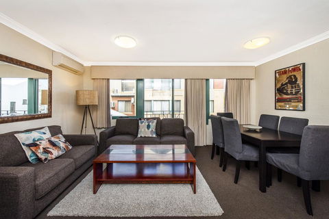 Subiaco Village 18 - Surfers Paradise Gold Coast 0