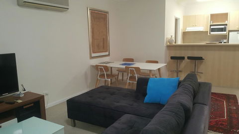 Superb 2 BR East Perth Riverside Apartment Location Comfort And Space 45 - Surfers Paradise Gold Coast 4