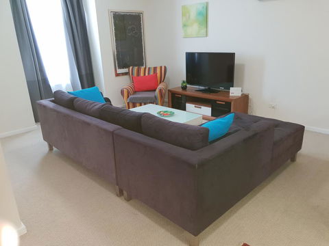 Superb 2 BR East Perth Riverside Apartment Location Comfort And Space 45 - Surfers Paradise Gold Coast 0