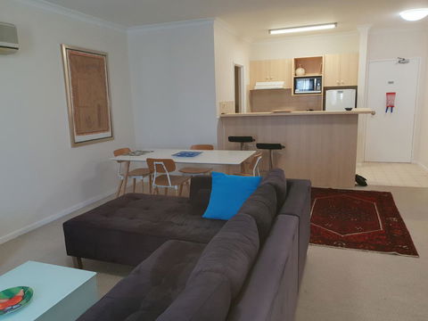 Superb 2 BR East Perth Riverside Apartment Location Comfort And Space 45 - Surfers Paradise Gold Coast 7