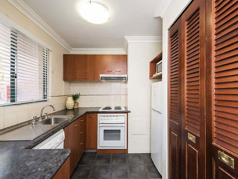 Subiaco Village 28 - Surfers Paradise Gold Coast 15