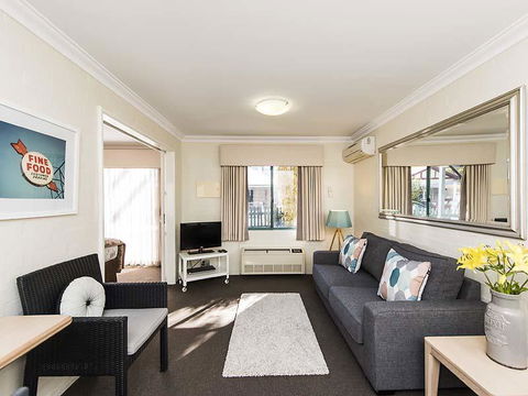 Subiaco Village 28 - Surfers Paradise Gold Coast 1