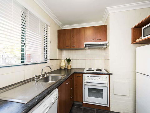 Subiaco Village 28 - Surfers Paradise Gold Coast 13