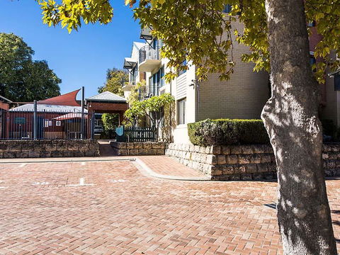 Subiaco Village 28 - Surfers Paradise Gold Coast 20