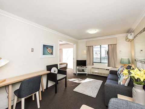 Subiaco Village 28 - Surfers Paradise Gold Coast 6