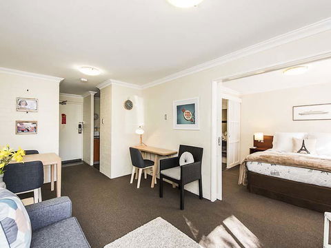 Subiaco Village 28 - Surfers Paradise Gold Coast 4