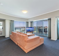 A 406 FANTASTIC OCEAN BEACH and MARINA VIEW APT AT SEASHELLS RESORT - Surfers Paradise Gold Coast