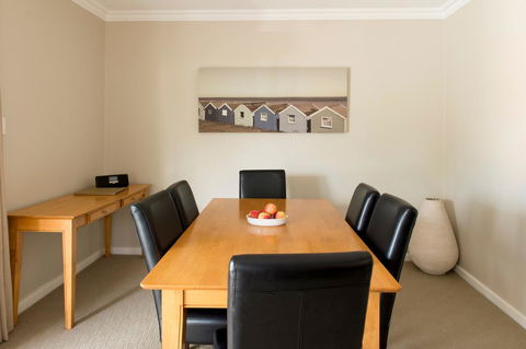 The Marina Hotel - Mindarie - Surfers Paradise Gold Coast 25