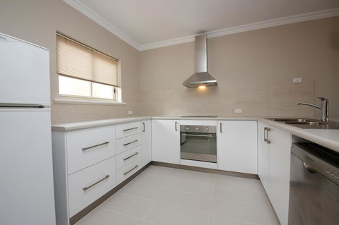 The Marina Hotel - Mindarie - Surfers Paradise Gold Coast 8