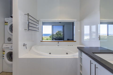 Aquatic Visions - Surfers Paradise Gold Coast 7