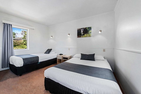 Coach House Launceston - Surfers Paradise Gold Coast 16