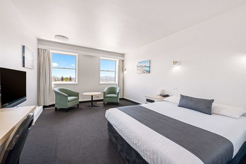 Coach House Launceston - Surfers Paradise Gold Coast 5