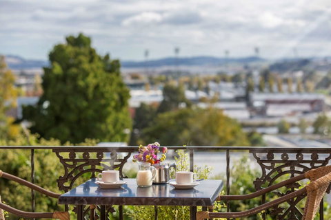 Coach House Launceston - Surfers Paradise Gold Coast 27