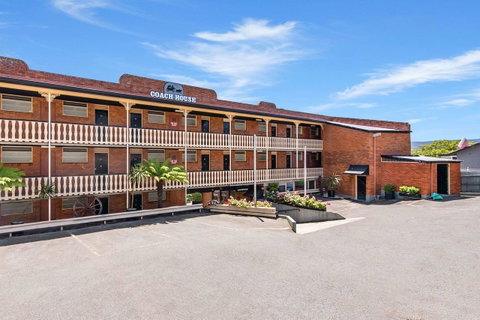 Coach House Launceston - Surfers Paradise Gold Coast 29