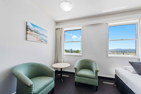 Coach House Launceston - Surfers Paradise Gold Coast 18