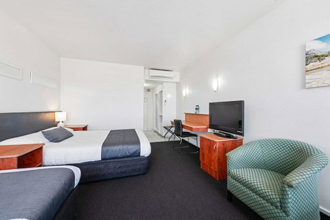Coach House Launceston - Surfers Paradise Gold Coast 6