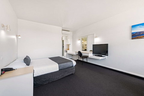 Coach House Launceston - Surfers Paradise Gold Coast 17