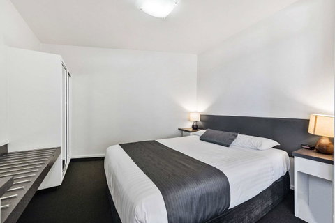Coach House Launceston - Surfers Paradise Gold Coast 12