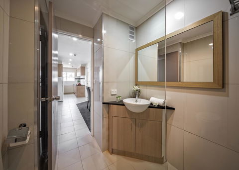 Best Western Hobart - Surfers Paradise Gold Coast 1