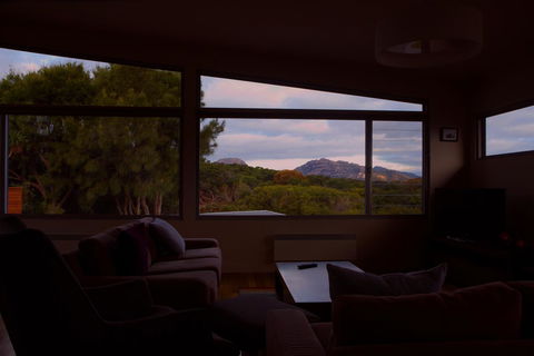 Eagle Peaks At Freycinet - Surfers Paradise Gold Coast 19