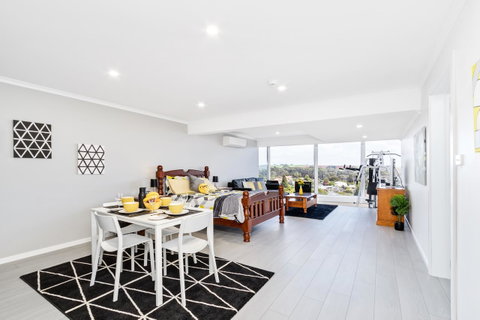 Views Forever - Devonport - Surfers Paradise Gold Coast 4