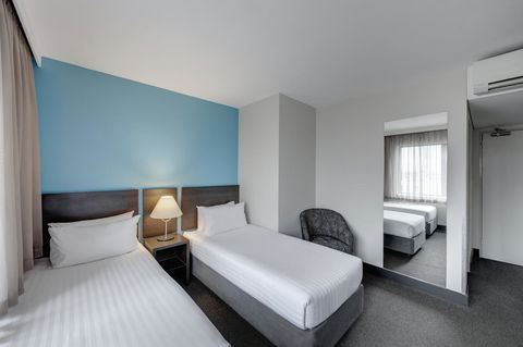 Travelodge Hotel Hobart - Surfers Paradise Gold Coast 11