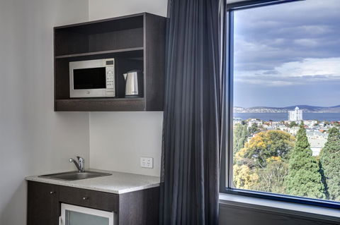 Travelodge Hotel Hobart - Surfers Paradise Gold Coast 3