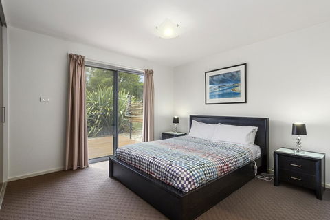 170 Hazards View Drive - Unit 2 - Surfers Paradise Gold Coast 7