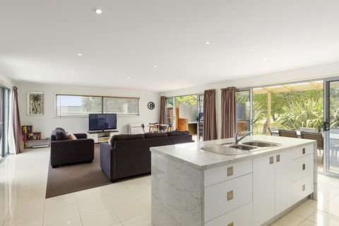 170 Hazards View Drive - Unit 2 - Surfers Paradise Gold Coast 1