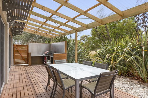 170 Hazards View Drive - Unit 2 - Surfers Paradise Gold Coast 12