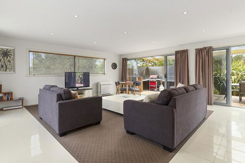 170 Hazards View Drive - Unit 2 - Surfers Paradise Gold Coast 3
