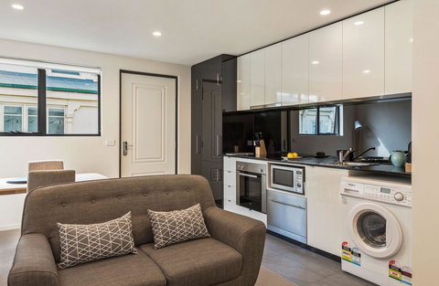 110 Hampden Apartments - Surfers Paradise Gold Coast 1