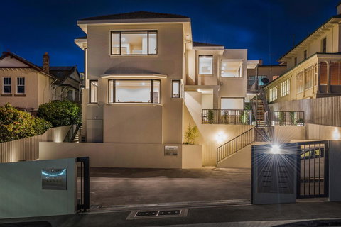 110 Hampden Apartments - Surfers Paradise Gold Coast 18