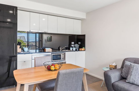 110 Hampden Apartments - Surfers Paradise Gold Coast 9