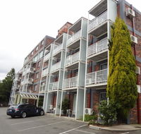 Adina Place Motel Apartments - Surfers Paradise Gold Coast