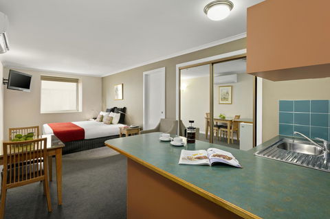 Hobart Waterfront Apartments - Surfers Paradise Gold Coast 0